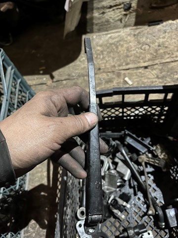 Поводок дворника заднего стекла 1638201944 MERCEDES