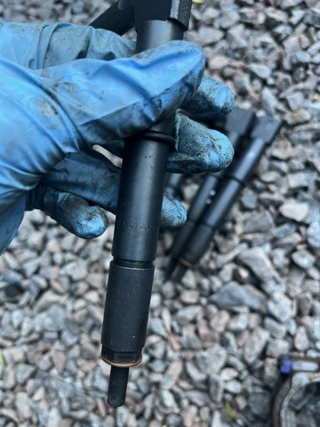16600VK525 NISSAN Топливные форсунки купить в Николаев