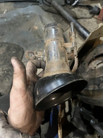 172210F000 NISSAN Заливная горловина топливного бака купить в Полтава