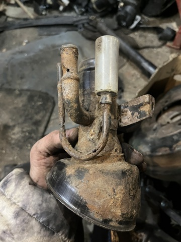 Шланг заливной горловины, топливного бака 172210F000 NISSAN
