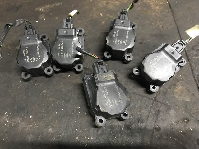 Привод заслонки печки 1786200 FORD