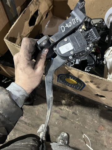 Педали газа 18002EB400 NISSAN
