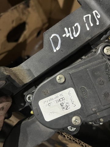 18002EB400 NISSAN Педаль газа купить в Тернополь
