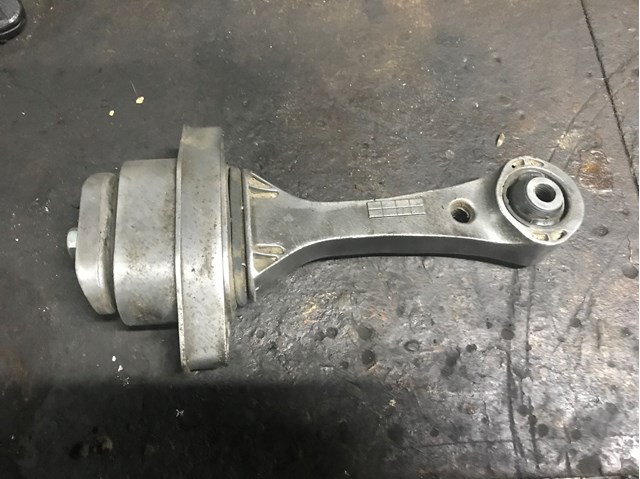 Задняя подушка двигателя 1J0199851R VAG