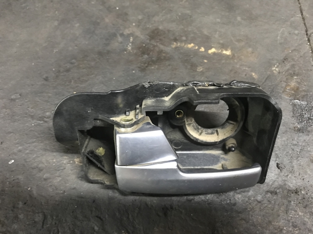 FORD 1S71F22601AF Ручка двери левой внутренняя передняя/задняя в наличии Ужгород
