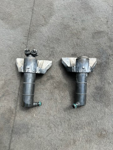 Держатель форсунки омывателя фары 1T0955978A VAG