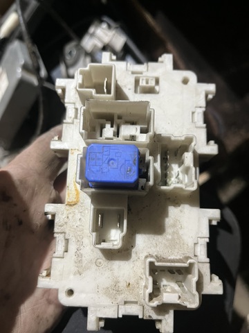 24350EA00A NISSAN Блок предохранителей задний салонный купить в Кривой Рог