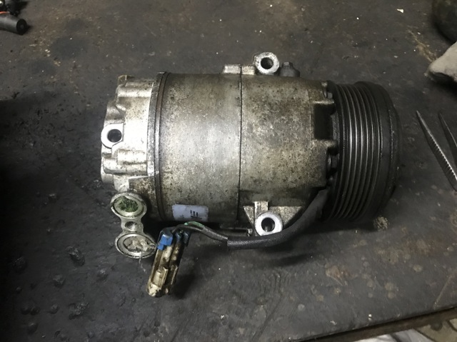 Компрессор климатической установки 24464152 OPEL