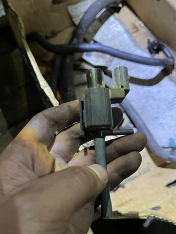 Клапан соленоид регулирования заслонки EGR 25183354 GM