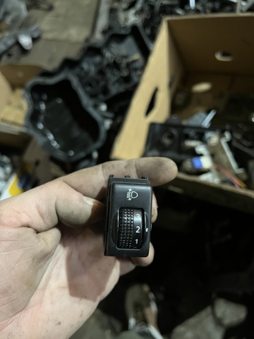 Кнопка (регулятор) корректора фар 251908H700 NISSAN