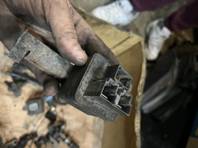 Реле управления 25230G2400 NISSAN
