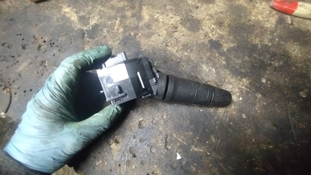 255408H700 NISSAN Левый подрулевой переключатель купить в Хмельницкий