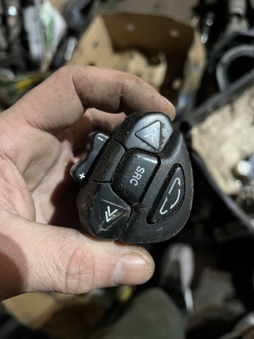 Блок кнопочных переключателей рулевого колеса 255529F500 NISSAN