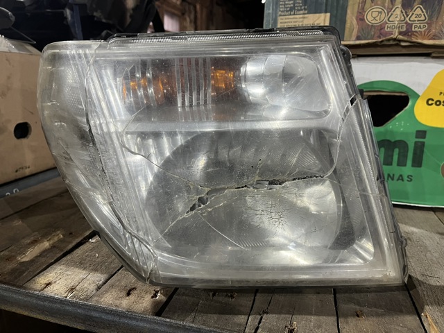 Фара правая 26010EB300 NISSAN