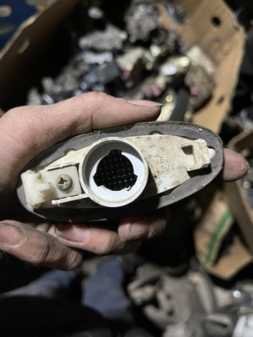 2616061Y10 NISSAN Повторитель поворота на крыле купить в Николаев