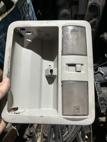 Плафоны внутреннего освещения 26430EB311 NISSAN