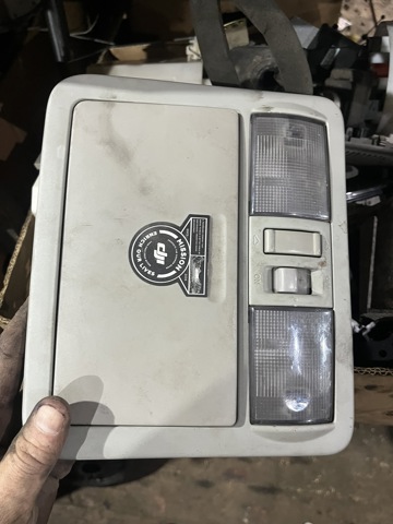 Плафоны внутреннего освещения 26430EB411 NISSAN