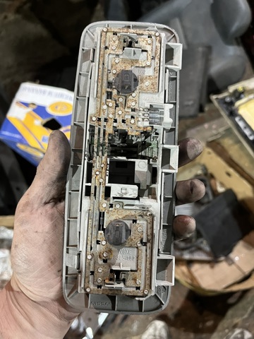 NISSAN 26460EB301 Плафон освещения салона (кабины) задний в наличии Львов