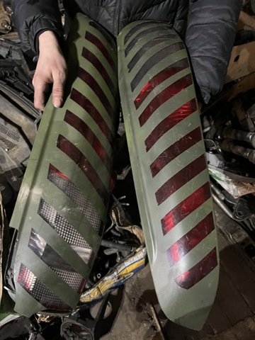 Задний правый стоп 26550EQ025 NISSAN