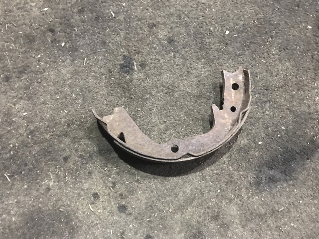 SUBARU 26694AG000 Колодки ручника в наличии Сумы