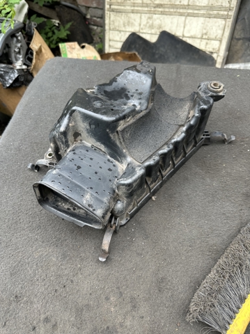 Корпус воздушного фильтра, нижняя часть 281122E200 HYUNDAI