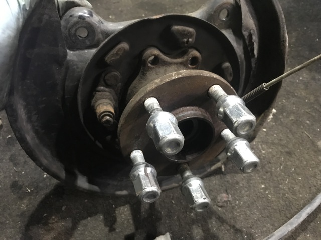 Ступица переднего колеса 28373FG000 SUBARU