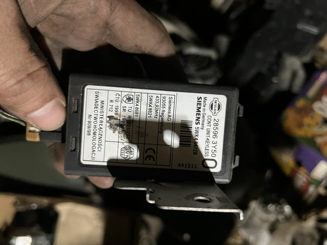 Датчик бесключевого доступа двери (приемник ключа) 285963Y500 NISSAN