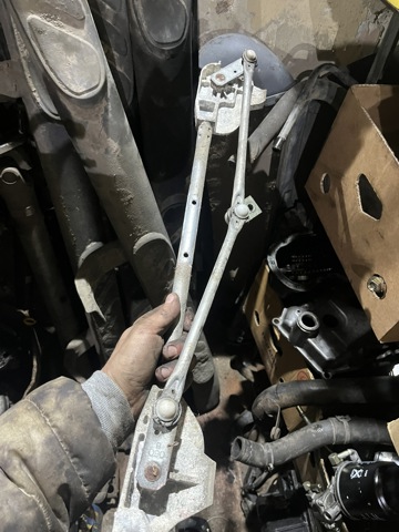 Трапеция стеклоочистителя 28800EB300 NISSAN