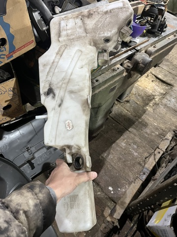 Бачок омывателя стекла 28910EB500 NISSAN