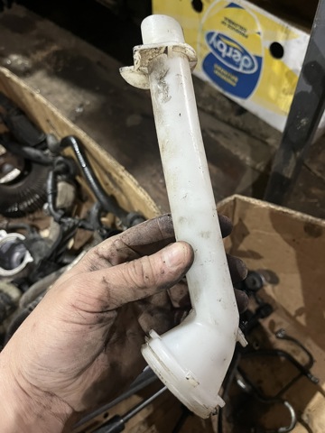 Горловина бачка омывателя 28915EA300 NISSAN