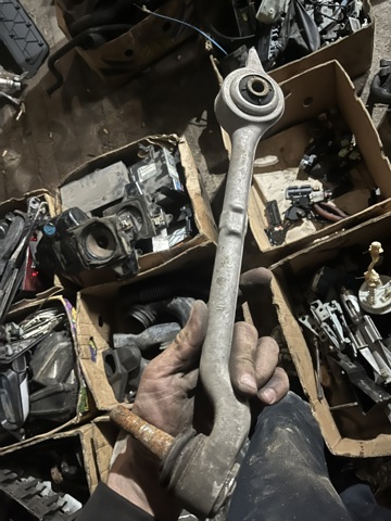 Рычаг передней подвески нижний, правый BMW 5