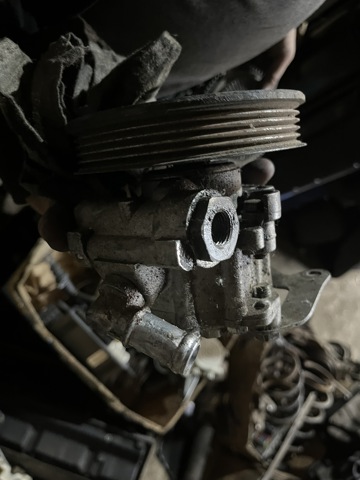 Насос гидроусилителя руля 32411092744 BMW