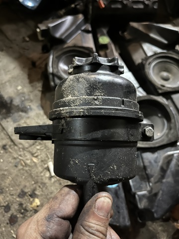 Бачки запасные (для масла) BMW 5