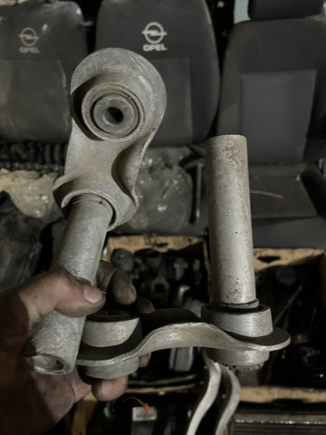 Балансир задний нижний 33326770749 BMW