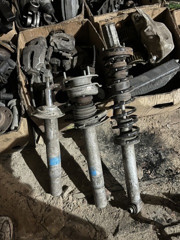 Задний амортизатор 33521093646 BMW