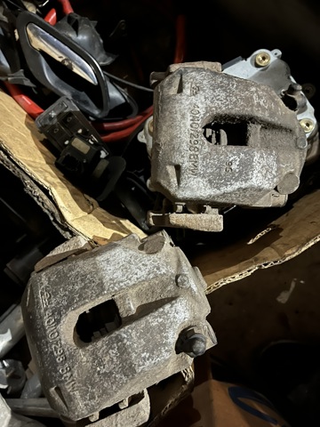 Задний правый суппорт 34211163650 BMW