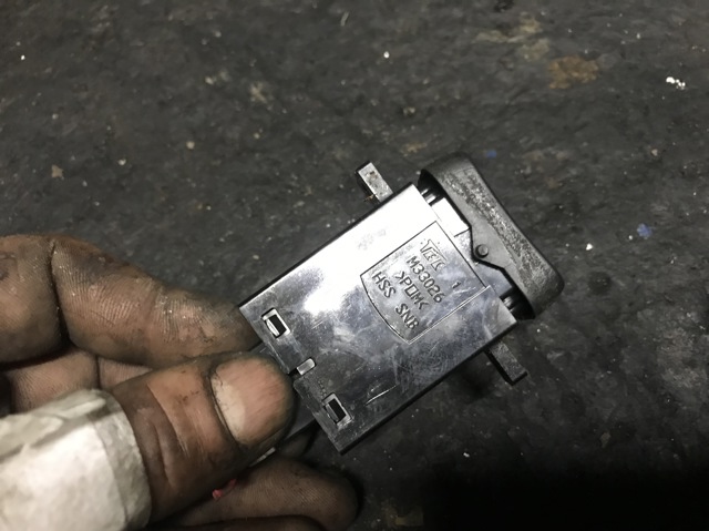 HONDA 35650SNB003 Кнопка включения обогрева сиденья в наличии Житомир