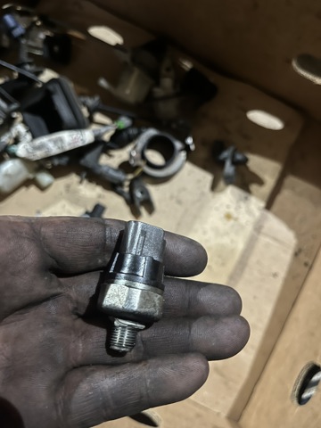 Датчик давления масла двигателя 37241RNAA01 HONDA