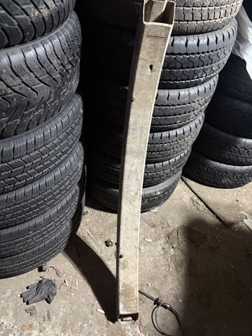 Буфер бампера переднего 3B0807113 VAG