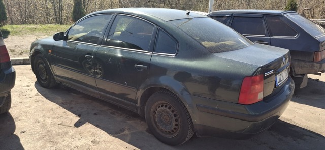 Стекло кузова/багажного отсека, правое 3B5845298JB41 VAG
