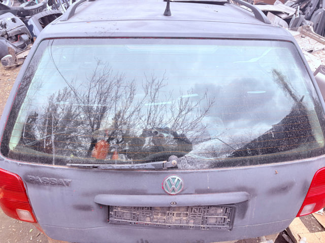 Стекло двери задка 3B9845051E VAG