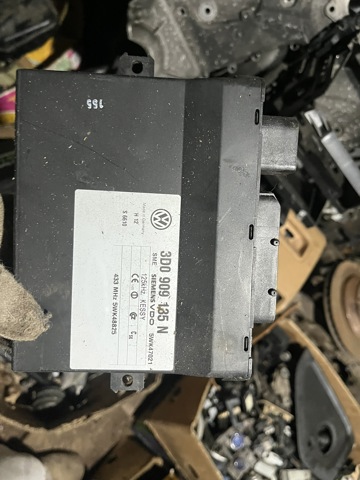 Блок управления центральным замком 3D0909135N VAG