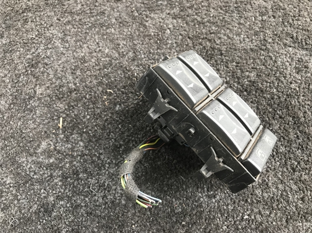 Кнопки переднего левого стекло подъёмника 3S7T14A132BA FORD