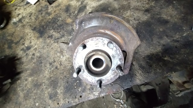 NISSAN 400158H300 Цапфа (поворотный кулак) передний левый в наличии Львов