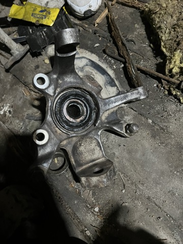 NISSAN 40015VK355 Цапфа передняя левая в наличии Львов