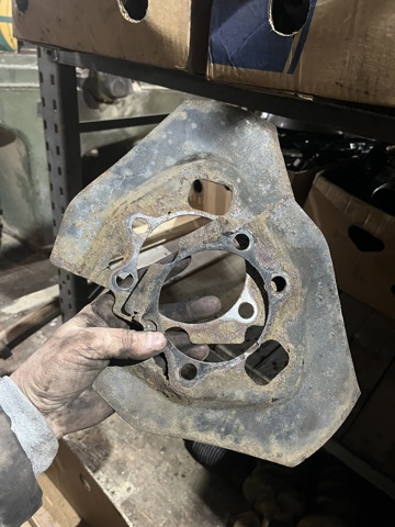 Защита тормозного диска переднего 41150EA000 NISSAN