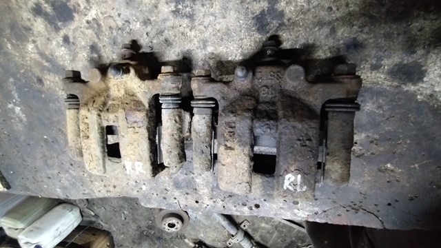 NISSAN 440018H300 Суппорт задний правый в наличии Украина