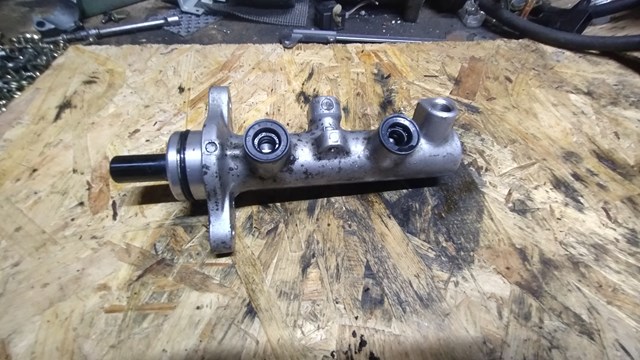 Цилиндр главный тормоза (гидротормозов) 460109H087 NISSAN