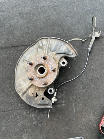 Защита тормозного диска заднего, левая 4650405010 TOYOTA