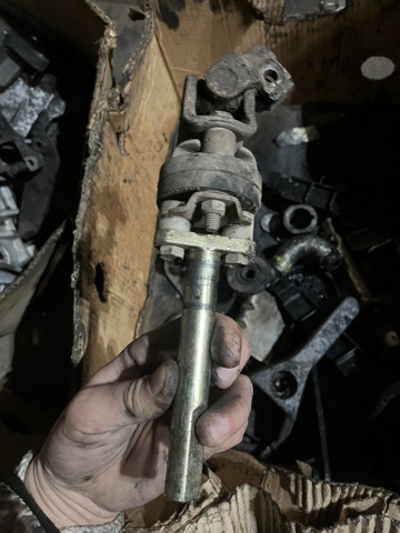 Нижний вал рулевой колонки 480808H900 NISSAN